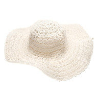 Дамска лятна капела дантела в цвят екрю