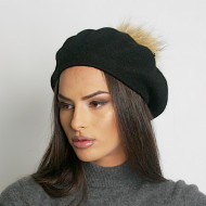 Дамска зимна барета черна естествен помпон