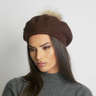 Дамска зимна барета кафява естествен помпон