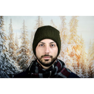 Масленозелена мъжка зимна шапка