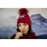 Дамска зимна шапка с емблема цвете бордо Дамска зимна шапка с емблема цвете бордо