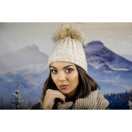 Дамска плетена зимна шапка бежова Дамска плетена зимна шапка бежова