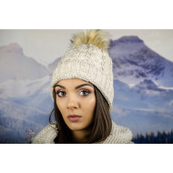 Дамска зимна шапка бежова Дамска зимна шапка бежова