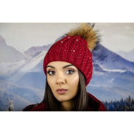 Дамска шапка с перли и камъчета естествен пух в бордо Дамска шапка с перли и камъчета естествен пух в бордо