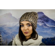 Дамска зимна шапка с лъскав ефект и еко помпон в златисто Дамска зимна шапка с лъскав ефект и еко помпон в златисто