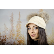 Плетена дамска шапка с козирка и два помпона в екрю