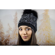 Дамска зимна шапка с полар в черно Дамска зимна шапка с полар в черно