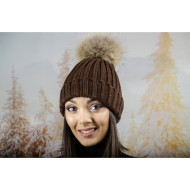Дебела дамска плетена шапка в кафяво