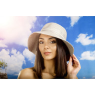 Дамска лятна капела с малка периферия в сиво Дамска лятна капела с малка периферия в сиво