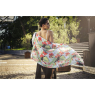 Дамски летен шал с тропически мотиви