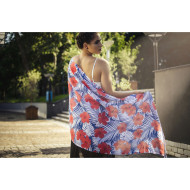 Дамски летен шал с тропически цветя в червено