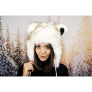 Зимна шапка анимал с ушички бяла с тъмни косъмчета Зимна шапка анимал с ушички бяла с тъмни косъмчета