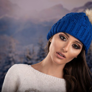 Дамска зимна шапка в тъмносиньо Дамска зимна шапка в тъмносиньо