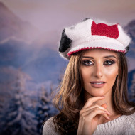 Зимна шапка ангора в червено, бяло и черно