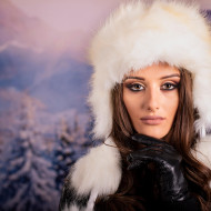 Дамска зимна пухкава шапка Дамска зимна пухкава шапка