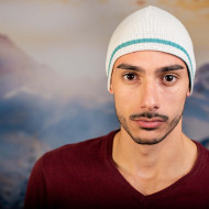 Бяла мъжка шапка