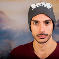 Скейтърска шапка виснала сива с надпис