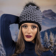 Дамска зимна шапка с еко пух в черно и сиво Дамска зимна шапка с еко пух в черно и сиво