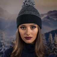 Дамска зимна шапка с помпон