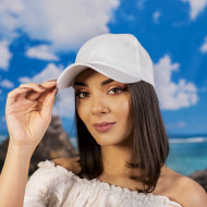 Бяла изчистена  шапка с козирка