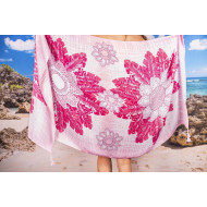 Плажен шал в розови нюанси