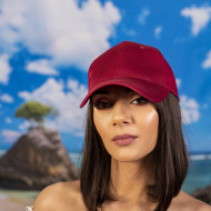 Шапка с козирка в бордо