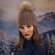 Кафява дамска зимна шапка с камъчета