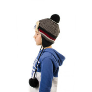 Ушанка за момче с черен помпон