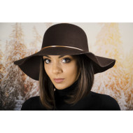 Кафява дамска капела с висулка